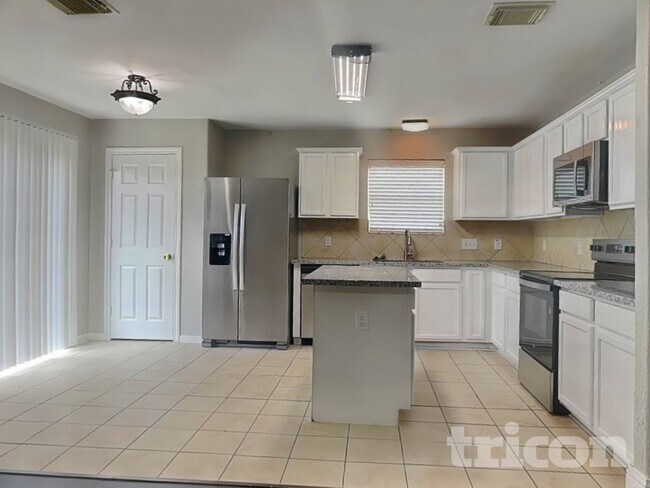 Building Photo - 19626 Beachy Ct