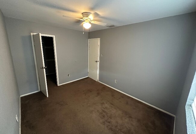 Building Photo - 2616 Gull Ave