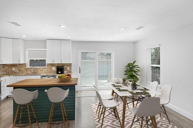 Building Photo - Light & modern Oak Cliff home by Martin Weiss Park