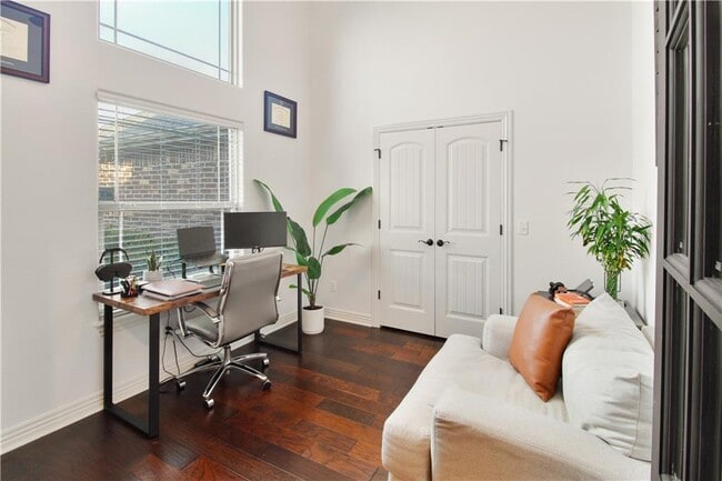 Building Photo - 958 Stone St