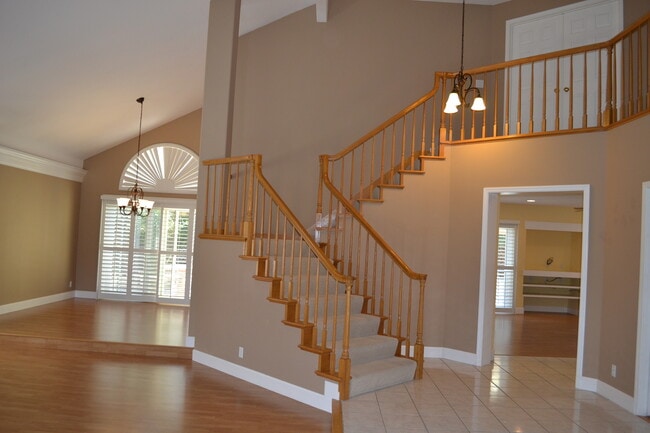 Building Photo - Modern Hi-tech House. Recently remodeled w...