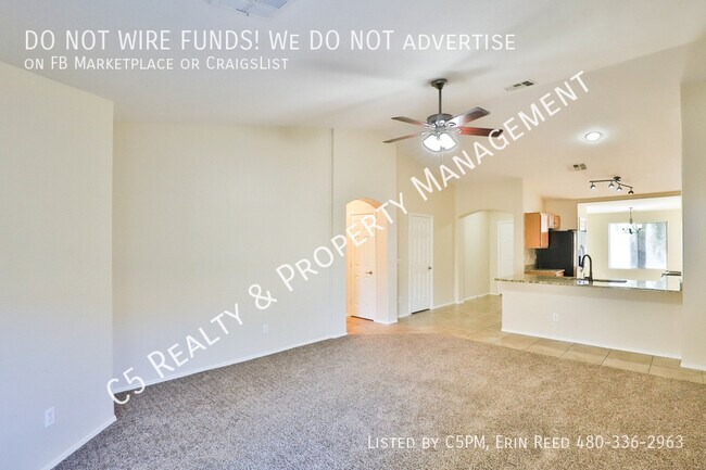 Foto del edificio - 16886 W Portland St