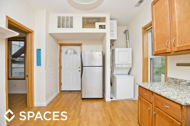 Building Photo - 3 br, 1 bath  - 2700 W Chicago Ave 2R