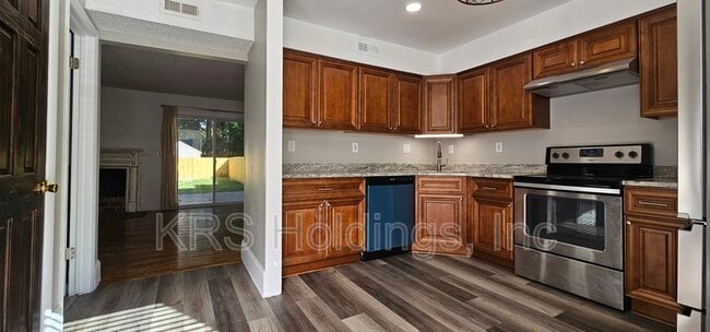 Foto del edificio - 643 Pine Bend