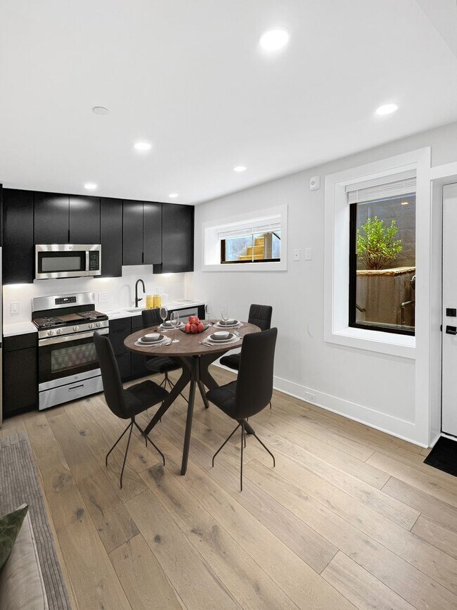 Foto del edificio - 1026 18th St NE