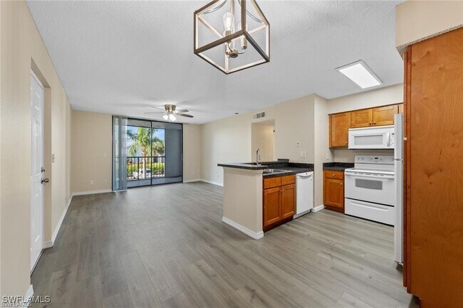 Foto del edificio - 13545 Eagle Ridge Dr