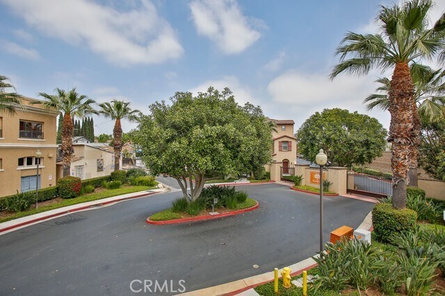 Primary Photo - 106 E Santa Fe Ct