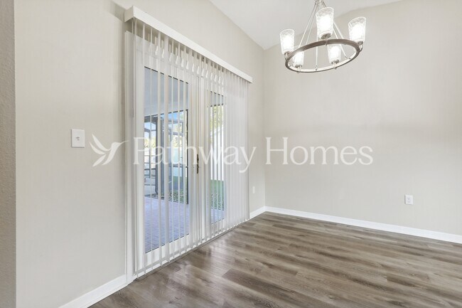 Foto del edificio - 1935 Spanish Oaks Dr N