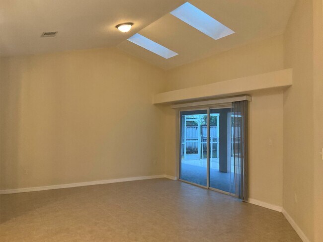 Building Photo - 4013 Long Leaf Dr