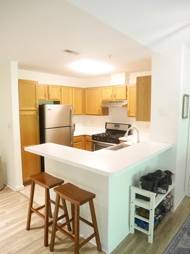 Foto del edificio - 2 Bedroom Condominium in Sought After Comm...
