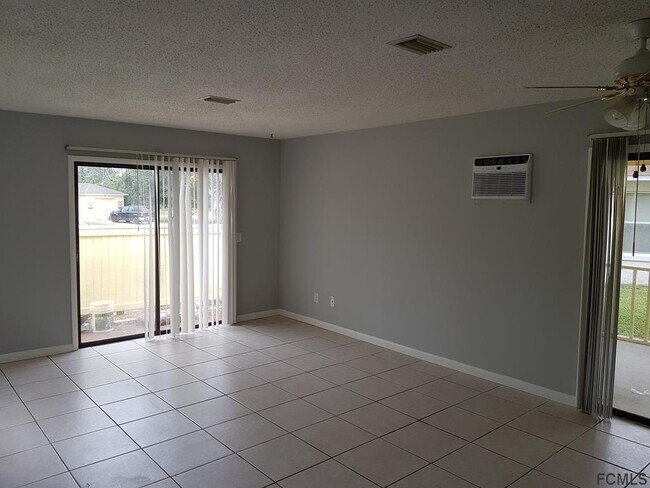 Building Photo - 76 Plainview Dr