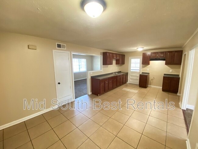 Building Photo - 1521 Mary Jane Ave