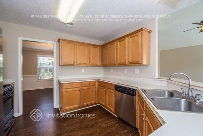 Building Photo - 1650 Nottingham Way