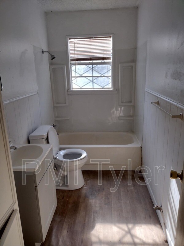 Foto del edificio - 704 Wilson St