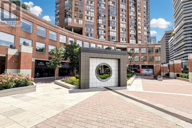 Building Photo - 1055 Bay St.