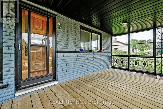 Building Photo - 6 Lucerne Pl
