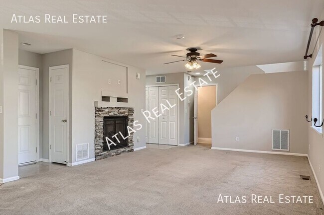 Building Photo - Beautiful 3 Bed 3 Bath Located in Springs ...