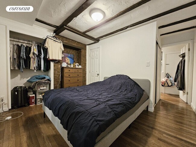 Foto del edificio - 349 W 30th St