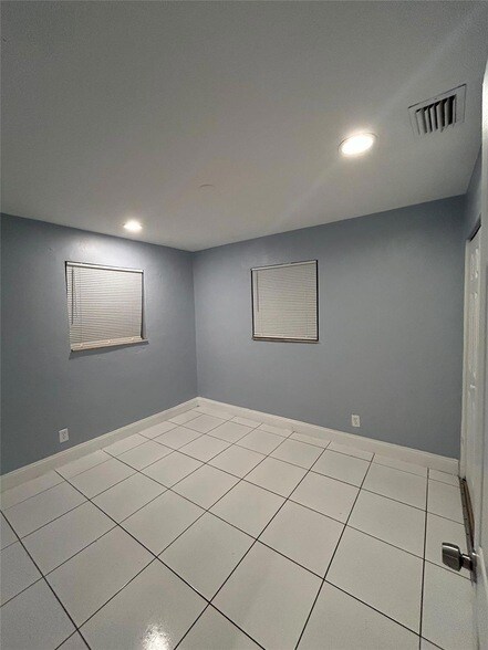 Building Photo - 1481 NW 2nd St