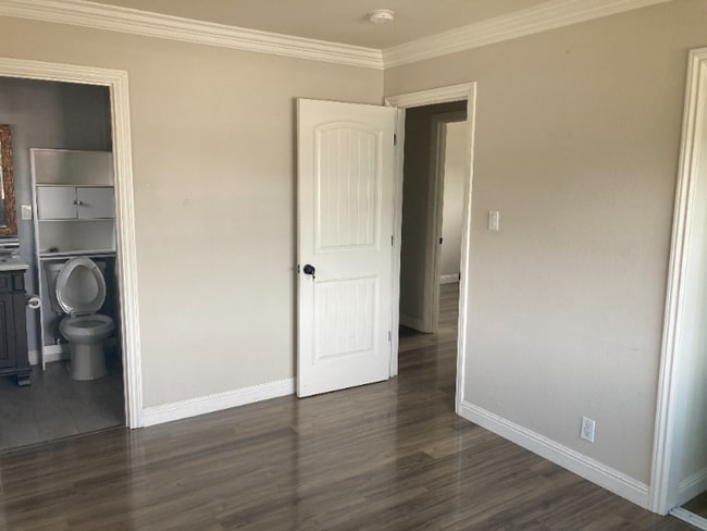 Building Photo - 1822 Eisenhower Dr