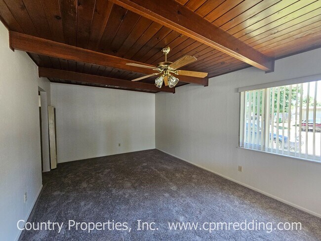 Foto del edificio - Shaded House on Corner Lot with 4 Bedrooms...