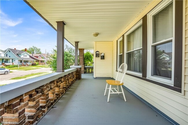 Building Photo - 10106 Greenview Ave