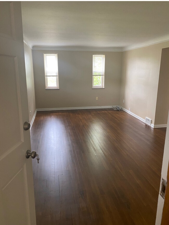 Building Photo - 3542 W 210th St