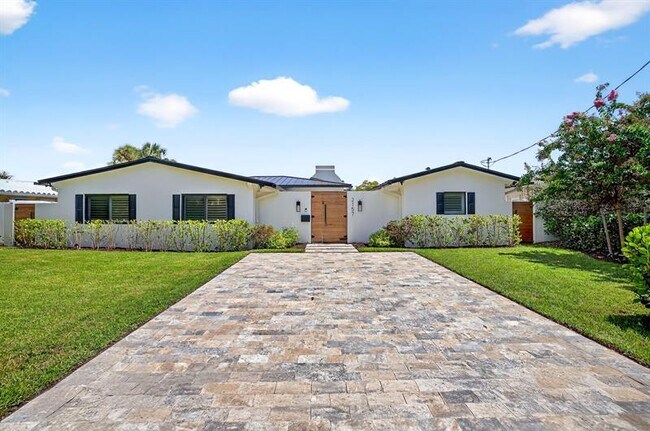 Building Photo - 2157 Coral Gardens Dr