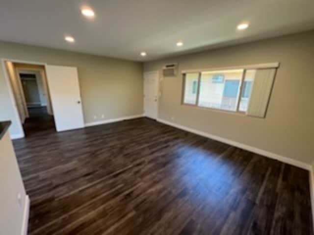 Building Photo - 7925 Vineland Ave