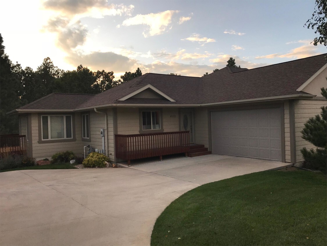 Primary Photo - 4121 Park Dr