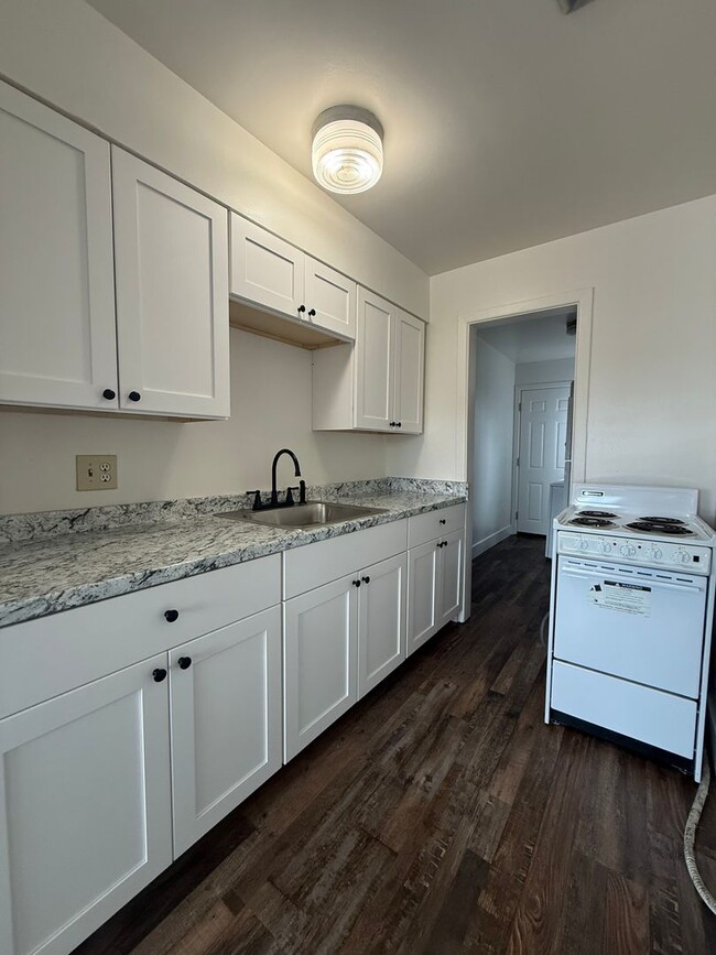 Building Photo - 1 Bedroom, 1 Bath in Midtown Reno!