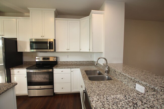 Foto del edificio - The Homestead- immaculate town home with community pool.