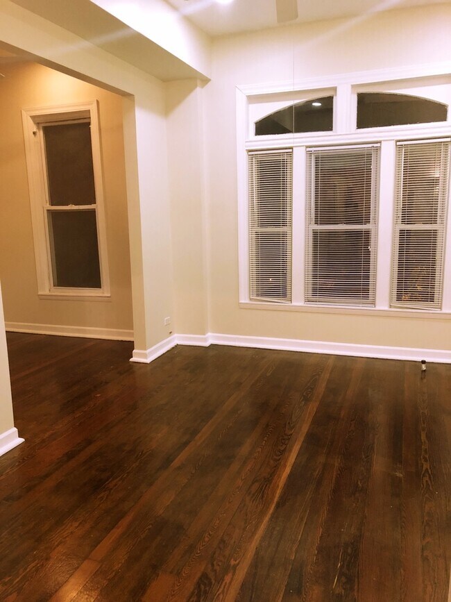 Foto del edificio - 1226 N Maplewood Ave