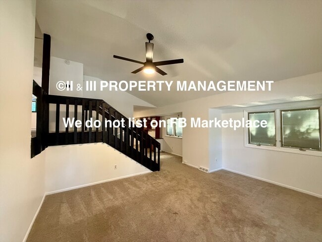 Foto del edificio - 8440 Lane Dr