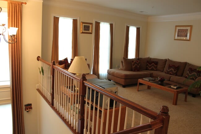 Living room - 14752 Potomac Branch Dr