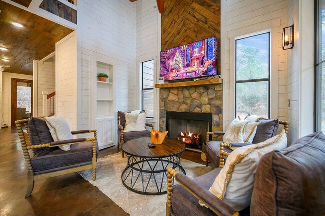 Building Photo - 295 Apple Rdg Ln