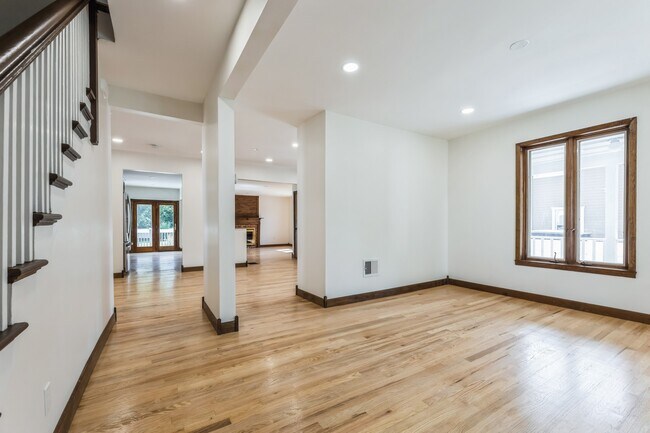 Building Photo - 58 Cresskill Ave