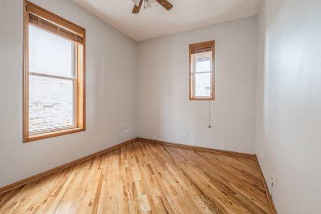Building Photo - 4839 S Forrestville Ave