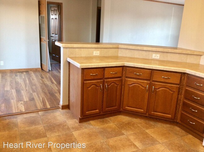 Foto del edificio - 3 br, 2 bath House - 622 5th Ave SE