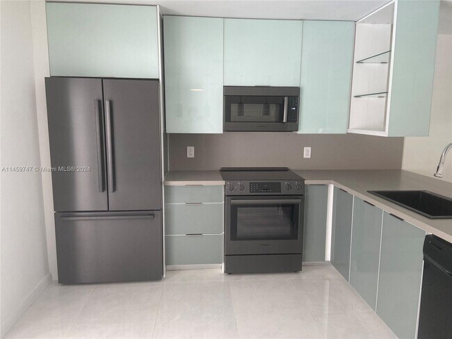 Foto del edificio - 9850 SW 69th Ave