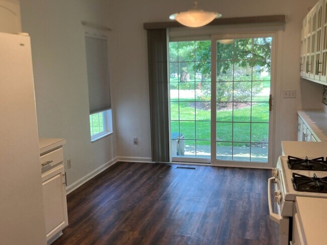 Building Photo - 591 Azalea Cir