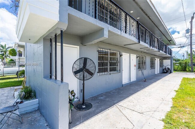 Foto del edificio - 1445 NW 2nd Ave