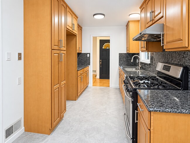 Foto del edificio - 747 Ashbury Ave