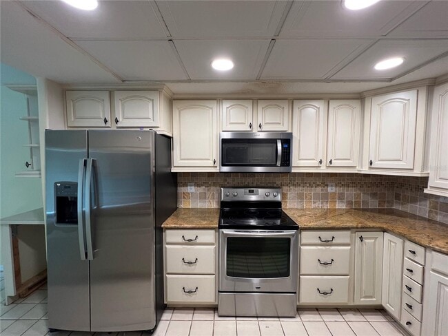 Building Photo - 8900 Keats Dr