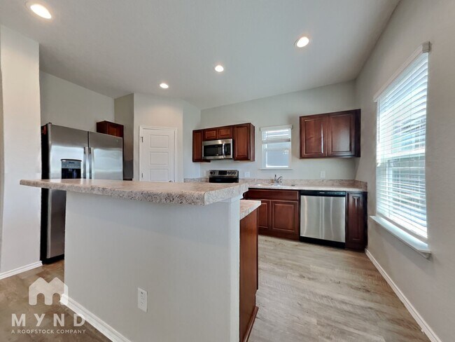 Building Photo - 7520 Rose Robin Run Ct