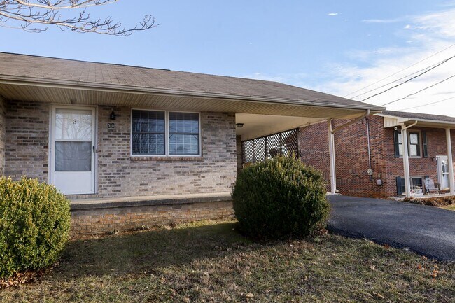 Foto del edificio - 150 Bart Greene Dr