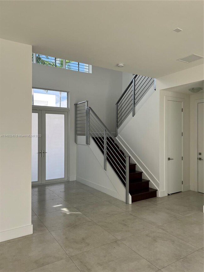 Building Photo - 7453 NW 99th Pl