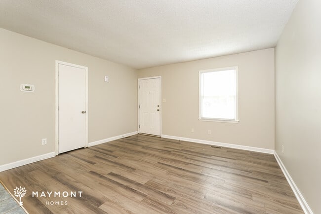 Building Photo - 2010 Glenside Dr