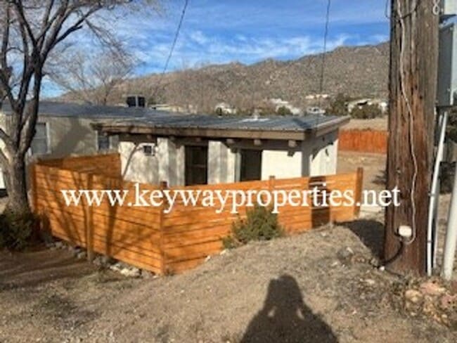 Building Photo - Sandia Canyon Studio Apartment Utilities Included
