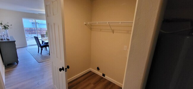 Building Photo - 3115 SW Metolius Ave